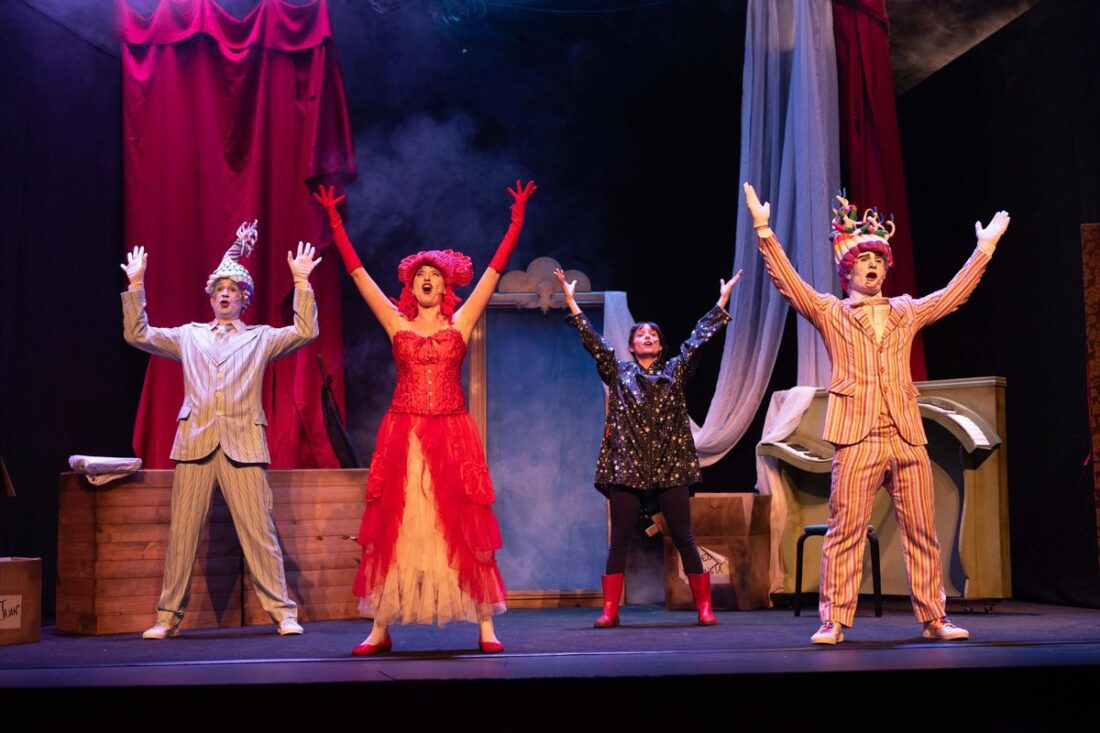 Esos locos fantasmas