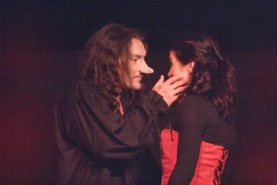 Imagen de Cyrano de Bergerac de Paloma Mejía en el Teatro Victoria