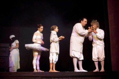 Imagen de Cyrano de Bergerac de Paloma Mejía en el Teatro Victoria