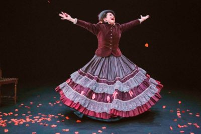 Imagen del espectáculo teatral 'Emilia: Mujeres que se atreven. Parte 1' en el Teatro del Barrio