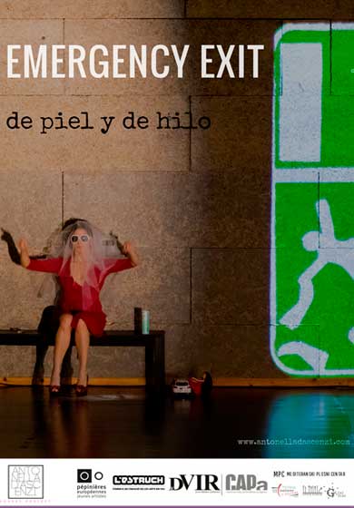 Emergency exit - de piel y de hilo → El Montacargas