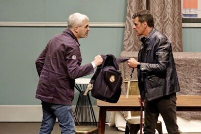 Imagen de escena de Se alquila con Andoni Ferreño y Agustín Bravo.