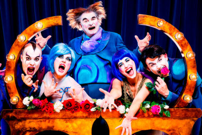 Imagen del espectáculo teatral de Yllana 'The Opera Locos' en el Teatro Marquina