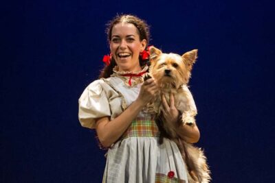 Imagen de escena de Mago de Oz de la compañía La Bicicleta.