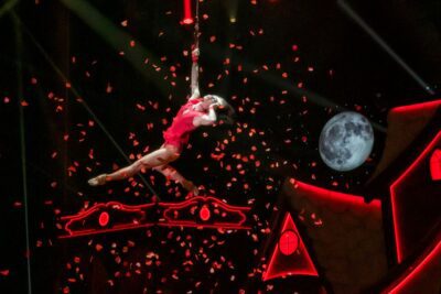 Imagen de escena de Circlassica: Noel, la historia Jamás contada de Papá Noel.