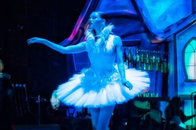 Imagen de escena de Circlassica: Noel, la historia Jamás contada de Papá Noel.