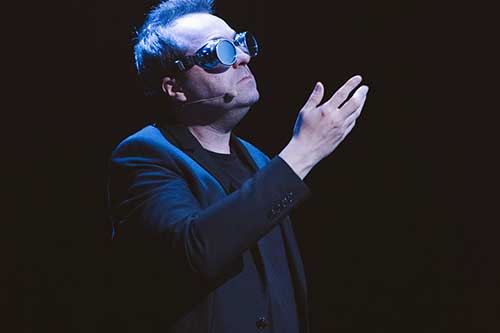 Gana entradas para ‘Raulidad virtual’, de Raúl Pérez, en el Teatro Arlequín