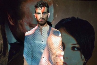 Imagen del espectáculo teatral 'Yo, Nunca' en el Teatro Lara