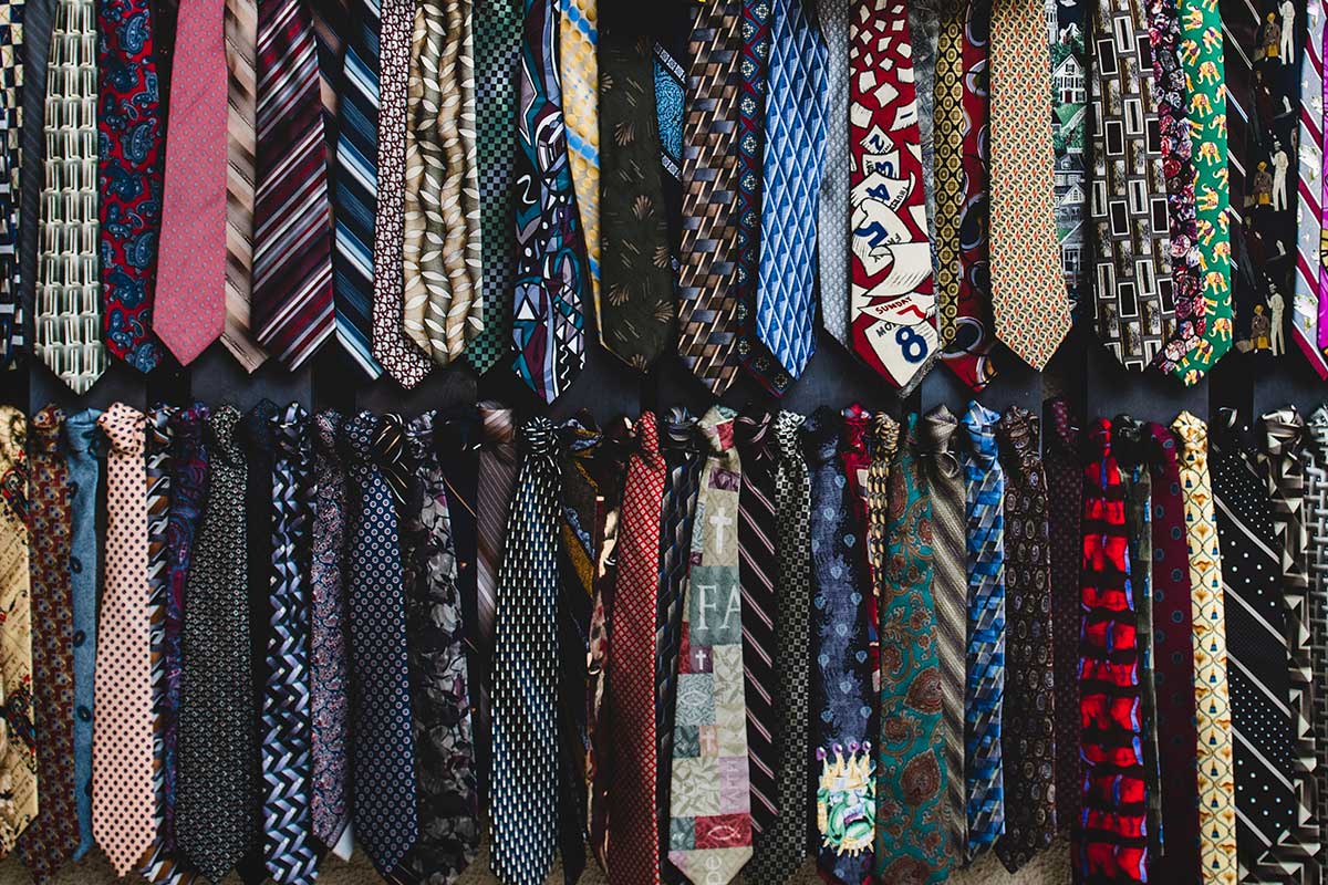 Lo de regalar corbatas para el Día del Padre ya no se lleva. // Foto: Tim Mossholder, Unsplash