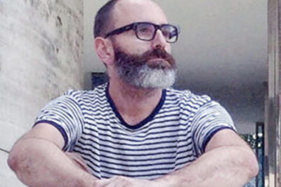 Juanma Pina: “Nunca pensé que iba a escribir tres obras que sucederían en una peluquería”