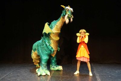 Imagen de 'Nora y el dragón' de Beti Alai en Teatros Luchana