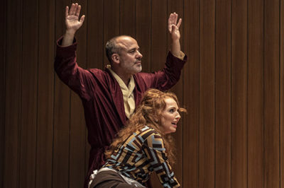 La compañía Barco Pirata nos descubre quién es el Sr. Schmitt en el Teatro Español