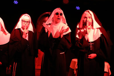 Imagen del espectáculo teatral 'Santas y perversas' en el Teatro Lara