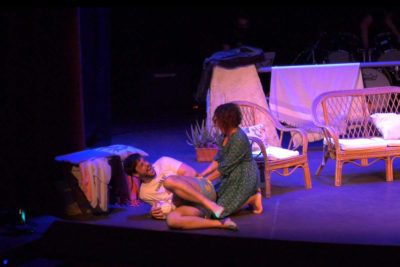 Imagen del espectáculo teatral 'La vida empieza hoy' en el Teatro Lara