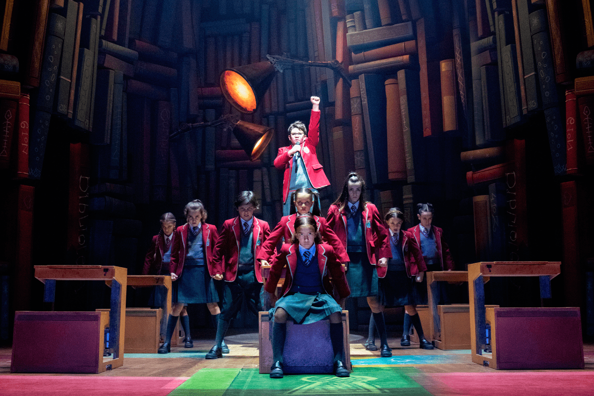 imagen del musical 'Matilda' dirigido por David Serrano en el Teatro Nuevo Alcalá