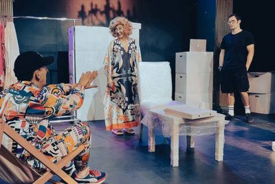 Imagen del espectáculo teatral 'Pisazo!' en el Teatro Lara