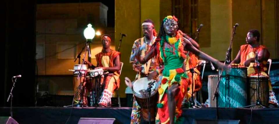 Día de África, espectáculo de danza y percursión