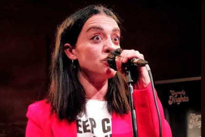 Jazmín Abuin en La hora y media de El club de la Comedia