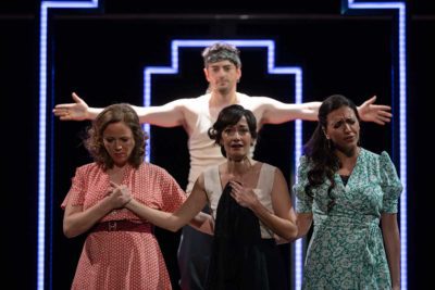 Imagen de 'Esta noche se improvisa la comedia' de Ernesto Caballero