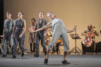 Imagen de Entre hilos y huesos de Daniel Doña en los Teatros del Canal