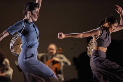 Imagen de Entre hilos y huesos de Daniel Doña en los Teatros del Canal
