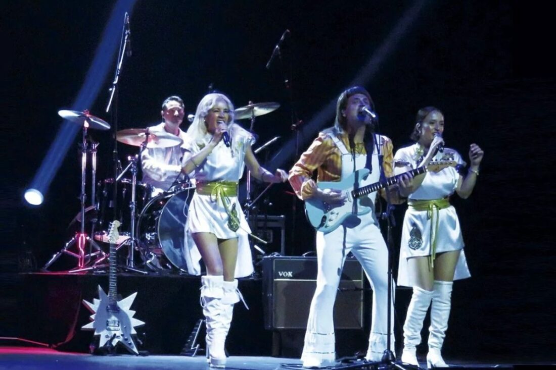 EuroAbba, Bailando con Abba