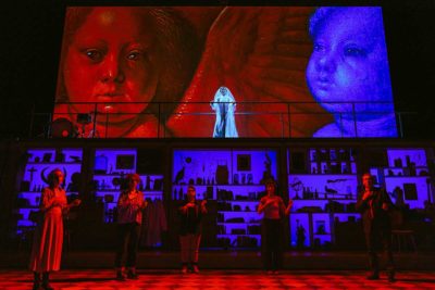 Imagen de Lengua Madre de Lola Arias en el Teatro Valle-Inclán