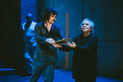 Imagen de Los últimos Gondra (memorias vascas) de Borja Ortiz de Gondra en el Teatro Valle Inclan