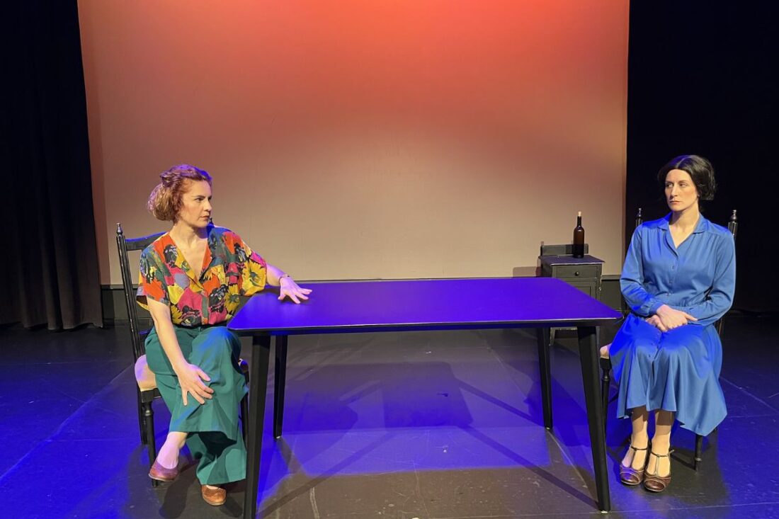 Victoria viene a cenar