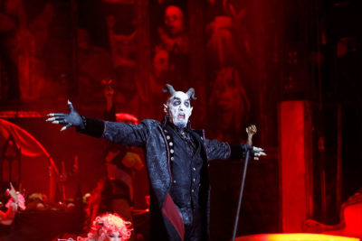 'Bacanal' es la quinta entrega del El circo de los horrores.