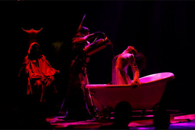 'Bacanal' es la quinta entrega del El circo de los horrores.