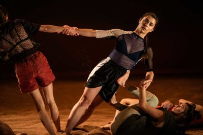 Imagen de Contre-jour de Alexander Vantournhout / not standing en los Teatros del Canal