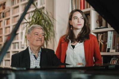 Imagen de Cantando a dos poetisas: Ángela Figuera Aymerich y Carmen Conde de Lorena Paz Nieto/ALbert Nieto en los Teatros del Canal