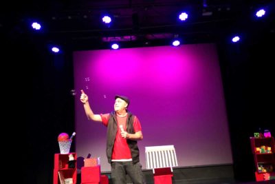 Imagen promocional de 'La habitación mágica' del Mago Iván Santacruz