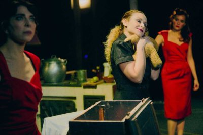 Imagen de 'Las hermanas de Manolete' de Gabriel Olivares