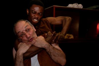 Imagen 3 de Bajo el mismo sol en la sala OFF Latina