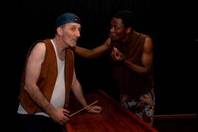 Imagen 4 de Bajo el mismo sol en la sala OFF Latina