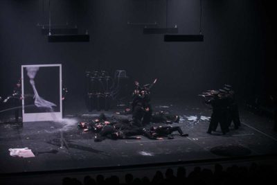 Imagen de 'Bros' de Romeo Castellucci en Teatro Conde Duque