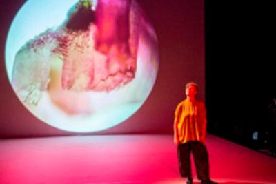 Imagen de 'Criaturas del desorden' de Elena Córdoba en Teatro La Abadía