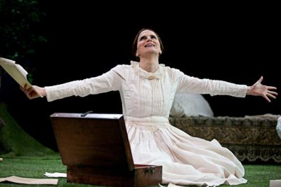 Imagen de 'La dama de blanco' de Juan Pastor en Teatro Quique San Francisco