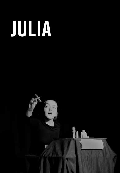 Clara López: Julia