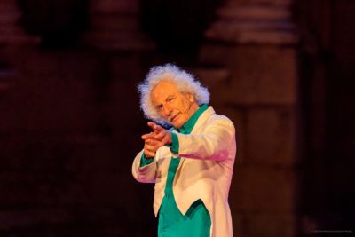 Imagen del espectáculo teatral 'El Brujo: Los dioses y dios' en el Teatro Bellas Artes