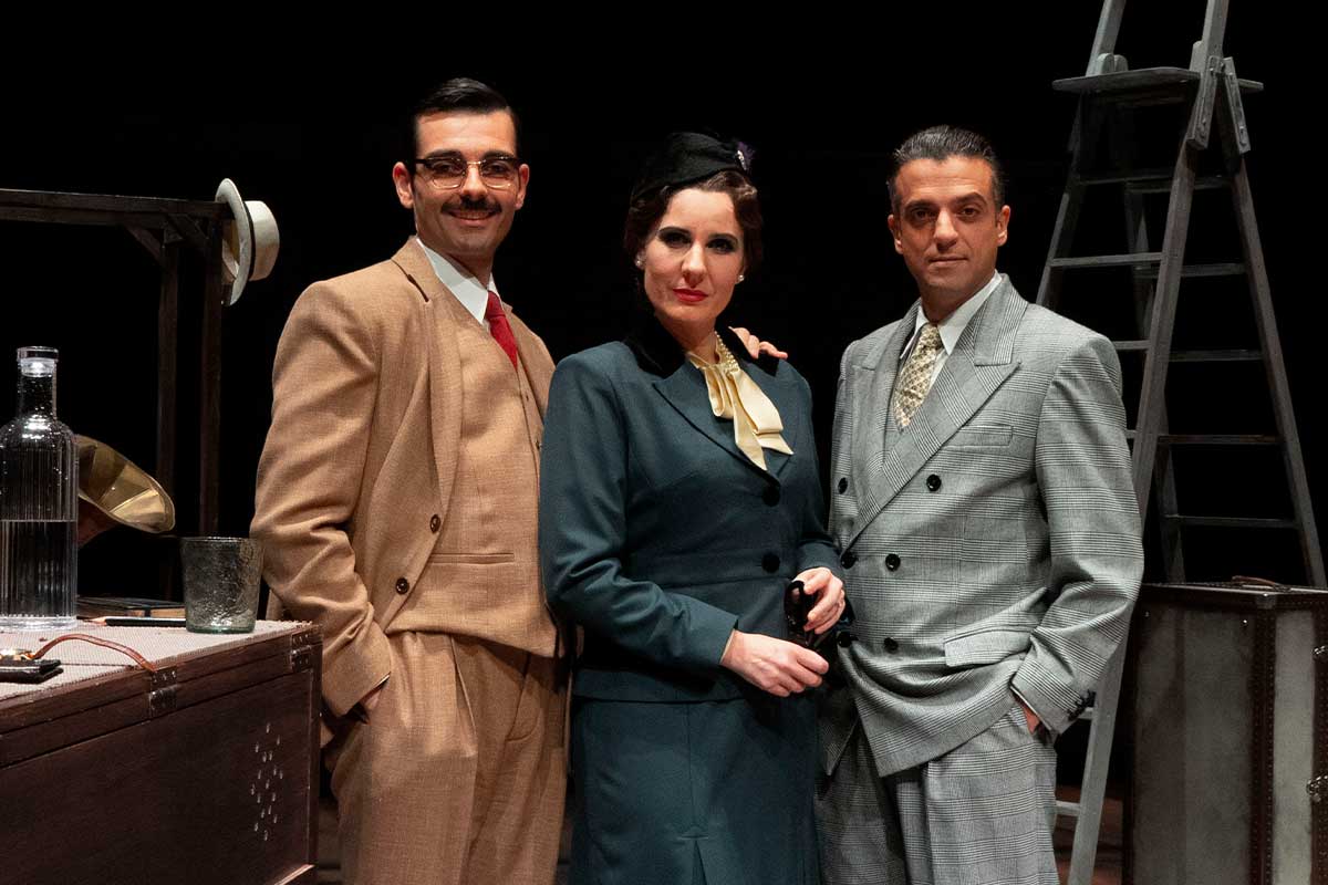 Diana Navarro, Alejandro Vera y Avelino Piedad protagonizan En tierra extraña en el Teatro Calderón en Madrid