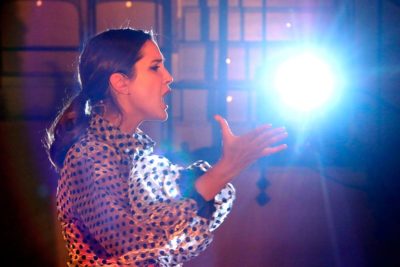 Imagen del espectáculo teatral 'Locuras de hoy y coplas de siempre' en el Teatro Lara