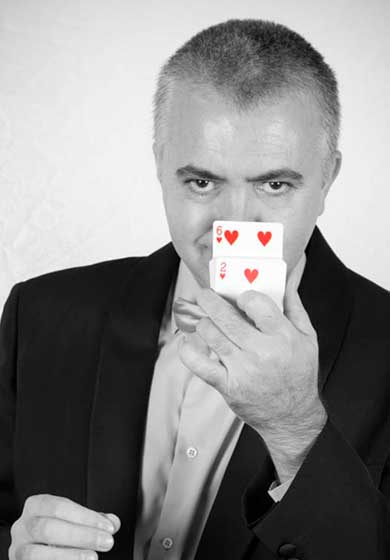 Miguel Gómez: Cajón de magia