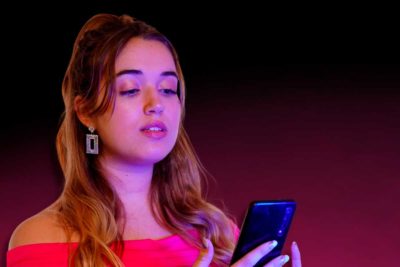 Imagen de 'Conectad@s' de Víctor Páez