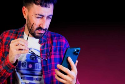 Imagen de 'Conectad@s' de Víctor Páez