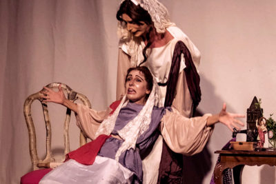 Imagen del espectáculo teatral 'En Sevilla hay que morí' en el Teatro Lara