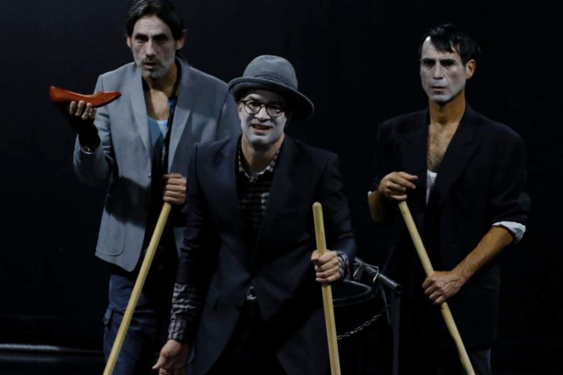 Imagen del espectáculo teatral 'Los despiertos' en el Teatro del Barrio
