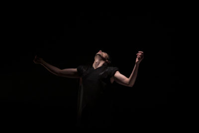 Imagen del espectáculo teatral 'Mother Tongue' en la Sala Teatro Cuarta Pared